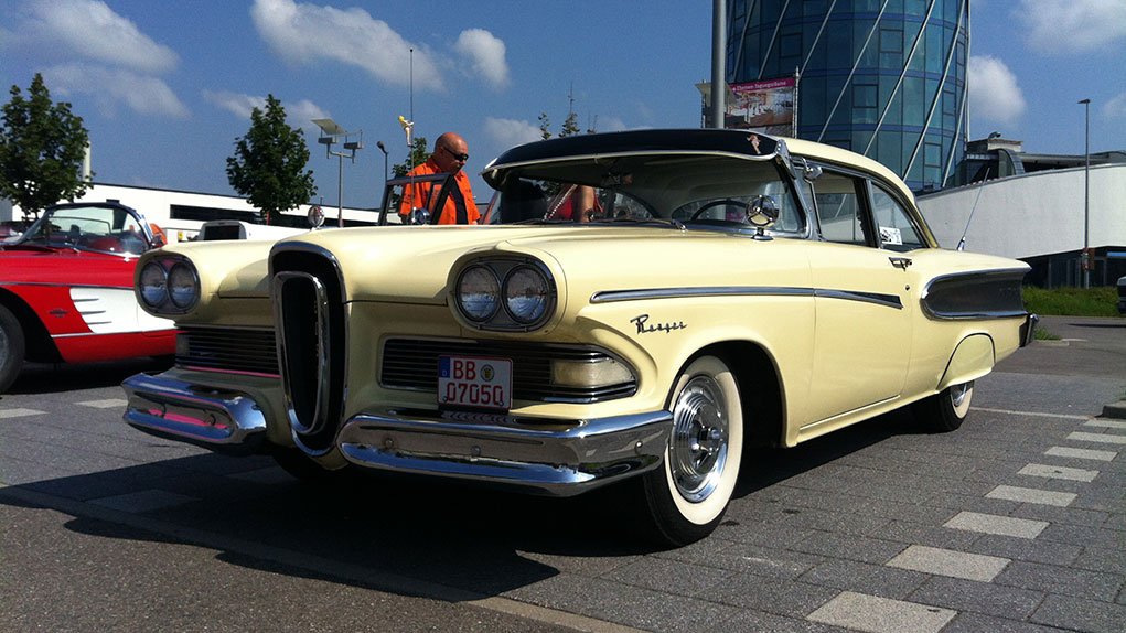 Show cars with polished wheels at the Summer Car Festival in Böblingen