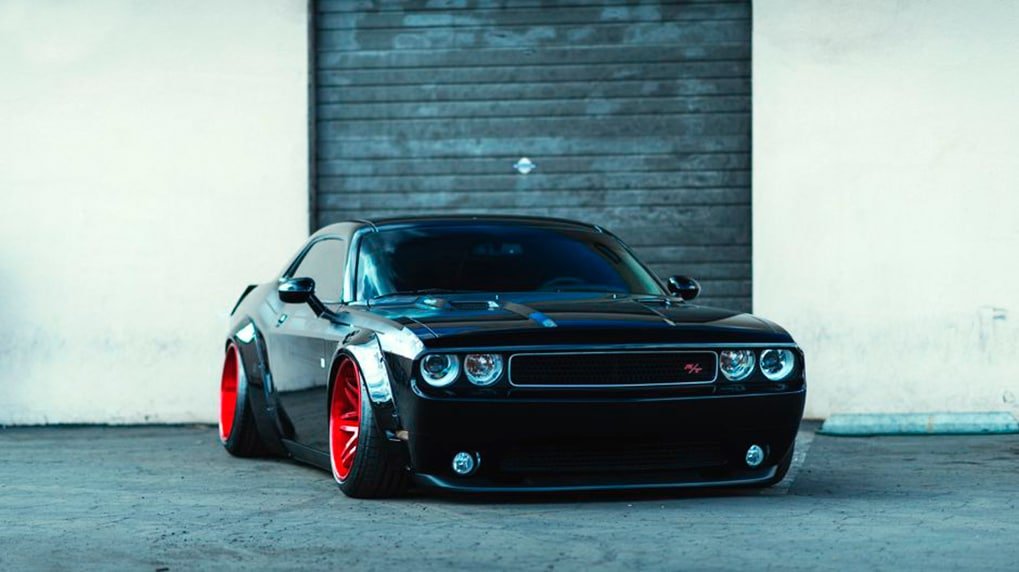 LB WORKS Dodge Challenger SRT8