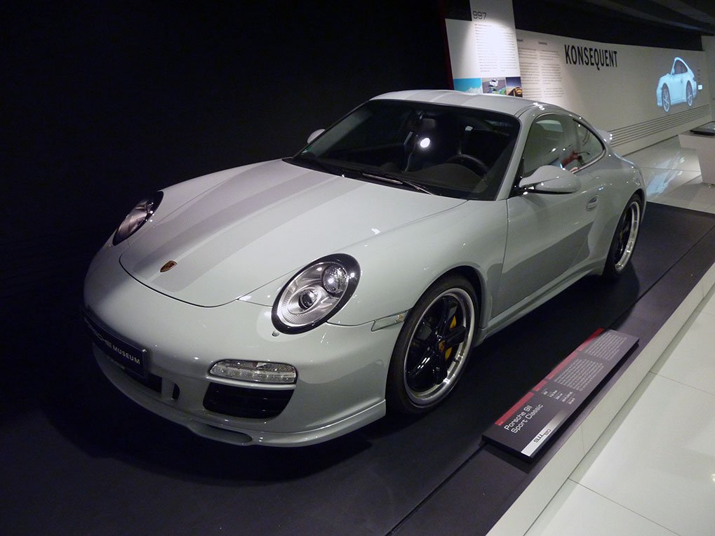 Porsche 911 Sport Classic detail in the museum
