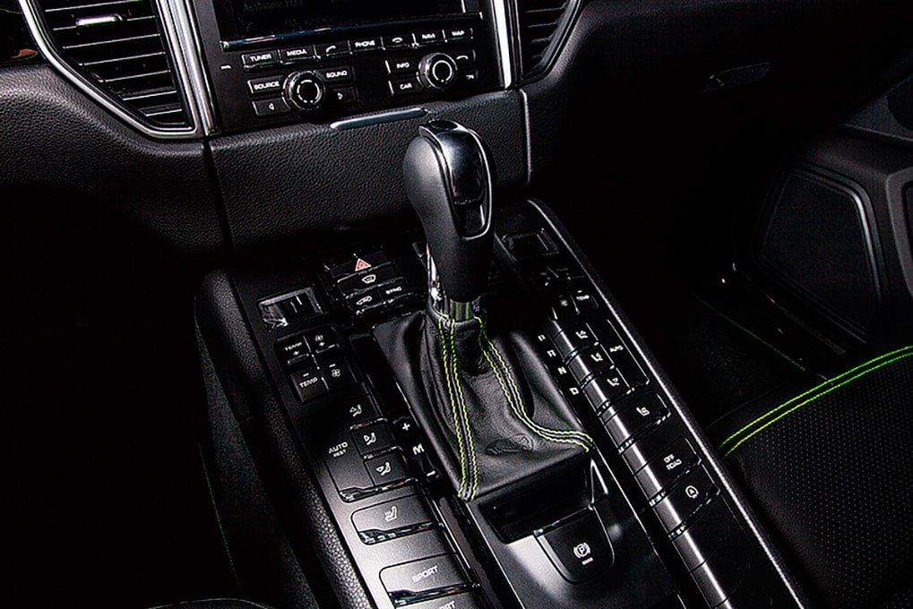 Porsche Macan Techart widebody Interior