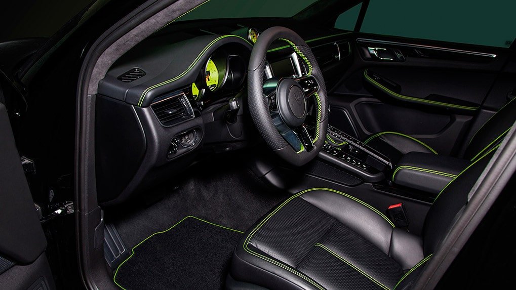 Porsche Macan Techart widebody Interior