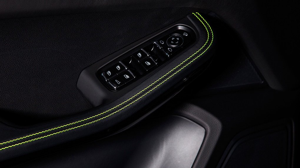 Porsche Macan Techart widebody Interior