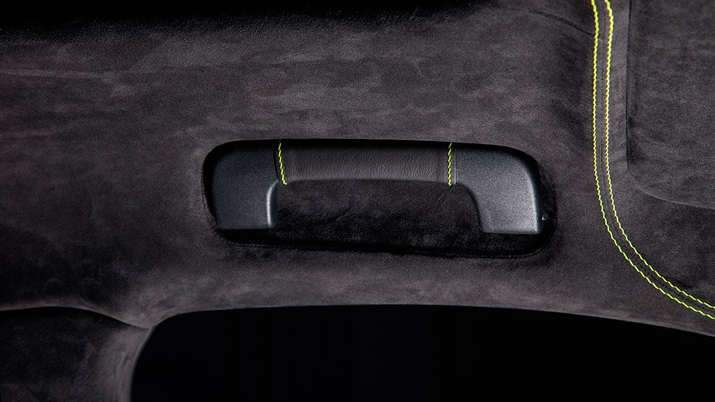 Porsche Macan Techart widebody Interior
