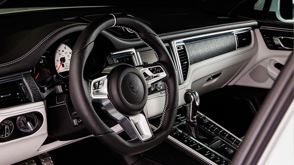 Porsche Macan Techart widebody Interior