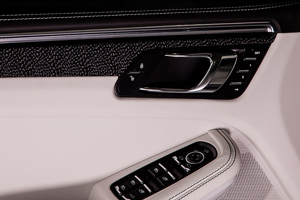Porsche Macan Techart widebody Interior