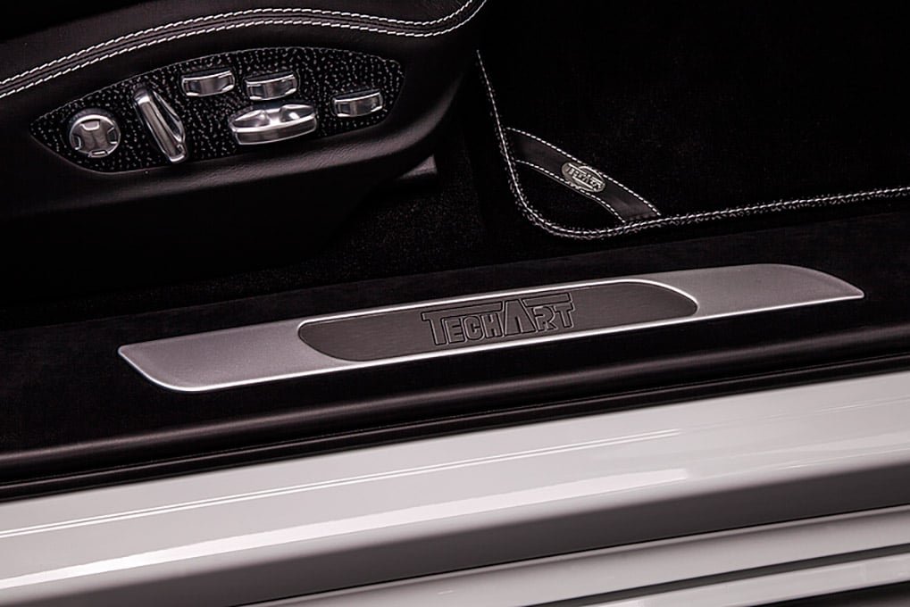 Porsche Macan Techart widebody Interior