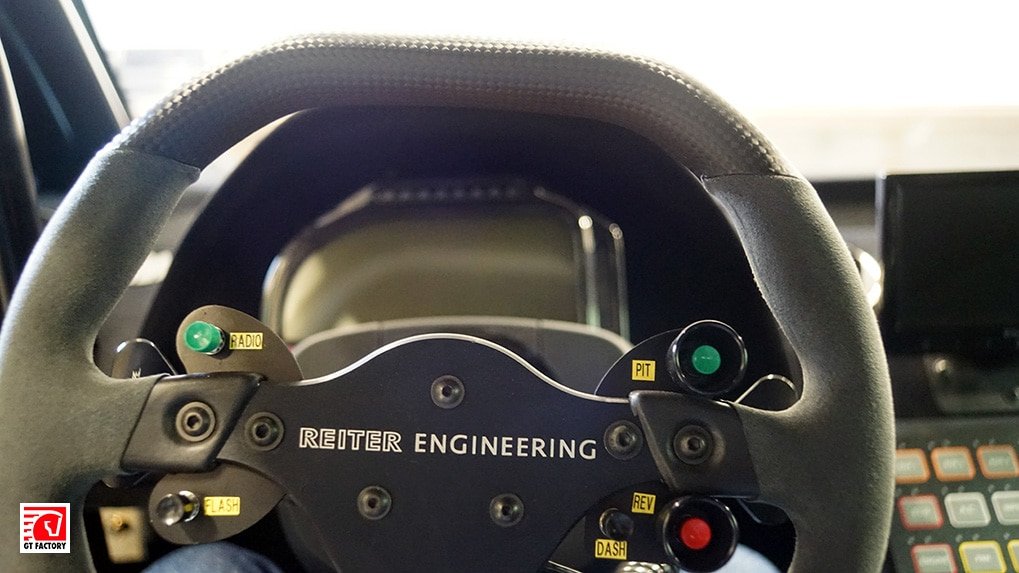 Steering wheel and race instrument panel of the Reiter Engineering Gallardo Extenso GT3