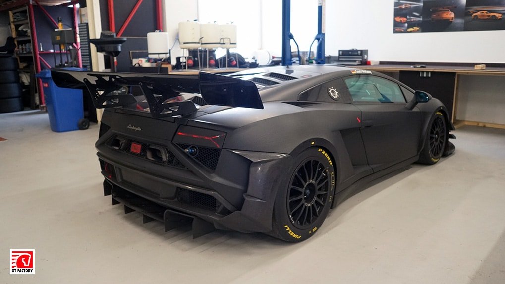 Suspension detail of the Reiter Engineering Gallardo Extenso GT3