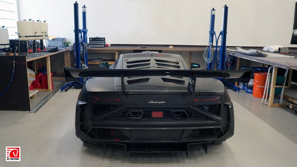 Rear interior view showing the full FIA-regulation width of the Reiter Engineering Gallardo Extenso GT3
