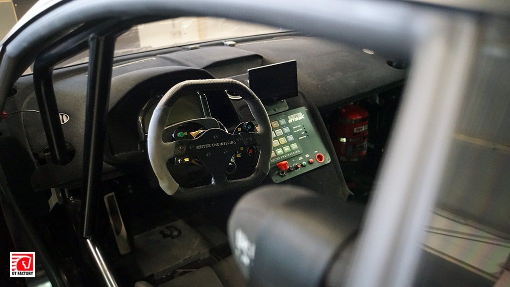 Interior of the Reiter Engineering Gallardo Extenso GT3