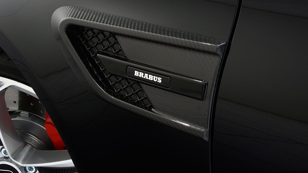 Brabus Mercedes-Benz C63S передние крылья