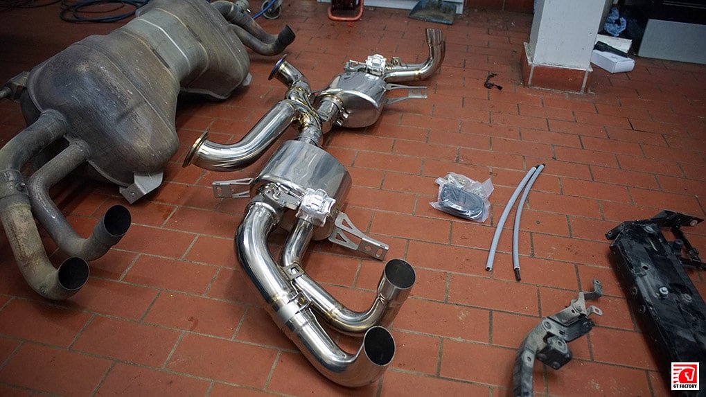 compartment between stock and ipe exhaust lp610-4