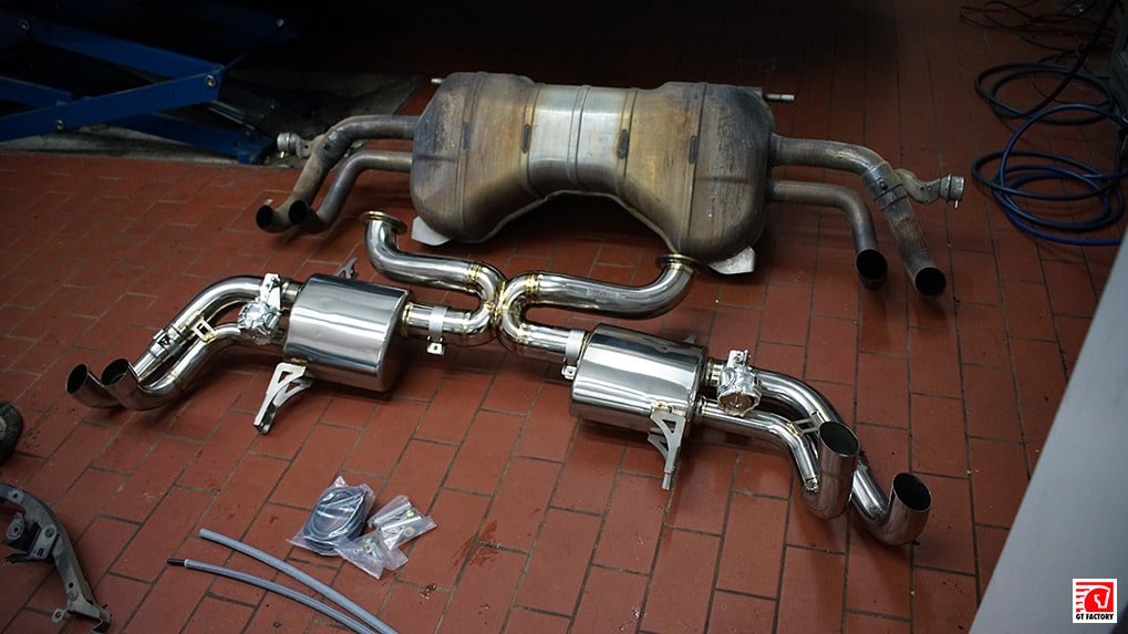 compartment between stock and ipe exhaust lp610-4