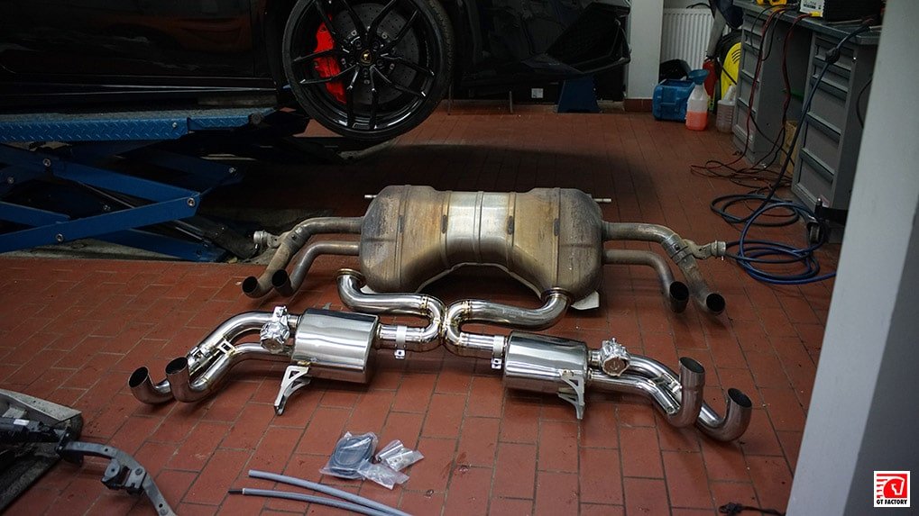 compartment between stock and ipe exhaust lp610-4