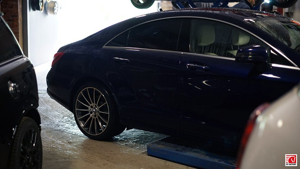 Mercedes-Benz cls500 Mistic Blue Metallic