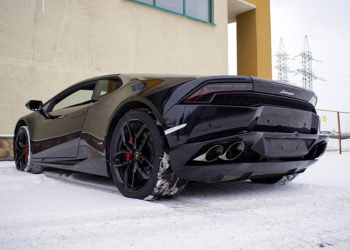 lamborghini lp610-4 huracan with ipe titanium exhaust