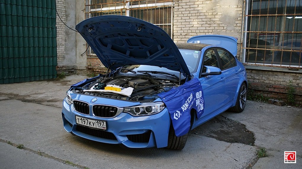 установка BMW M3 F80 Burger Motorsport JB4