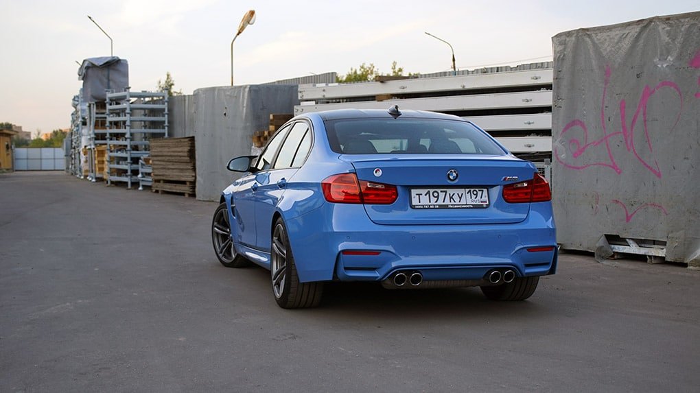 установка BMW M3 F80 Burger Motorsport JB4