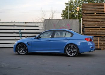 установка BMW M3 F80 Burger Motorsport JB4