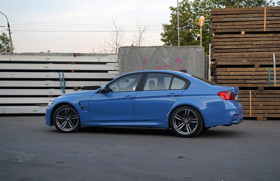 установка BMW M3 F80 Burger Motorsport JB4