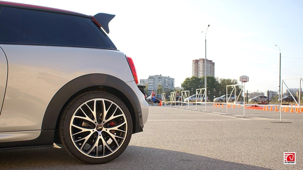 Установка Duell Ag GT Wing на MINI JCW F56