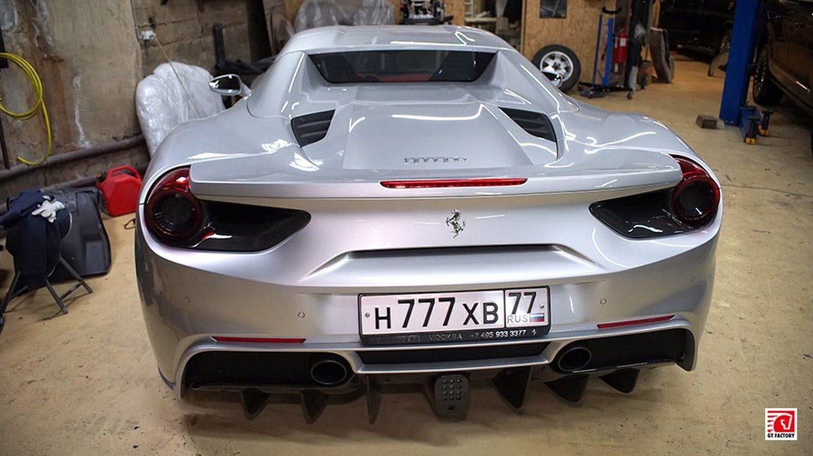 Карбоновый интерьер для Ferrari 488 Spider