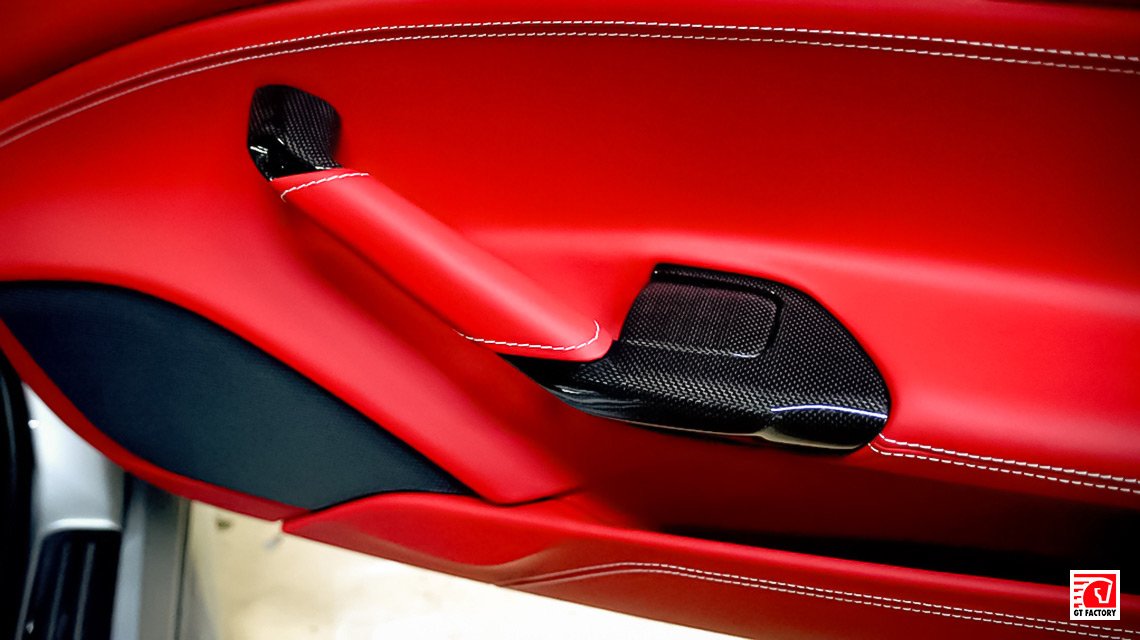 Карбоновый интерьер для Ferrari 488 Spider