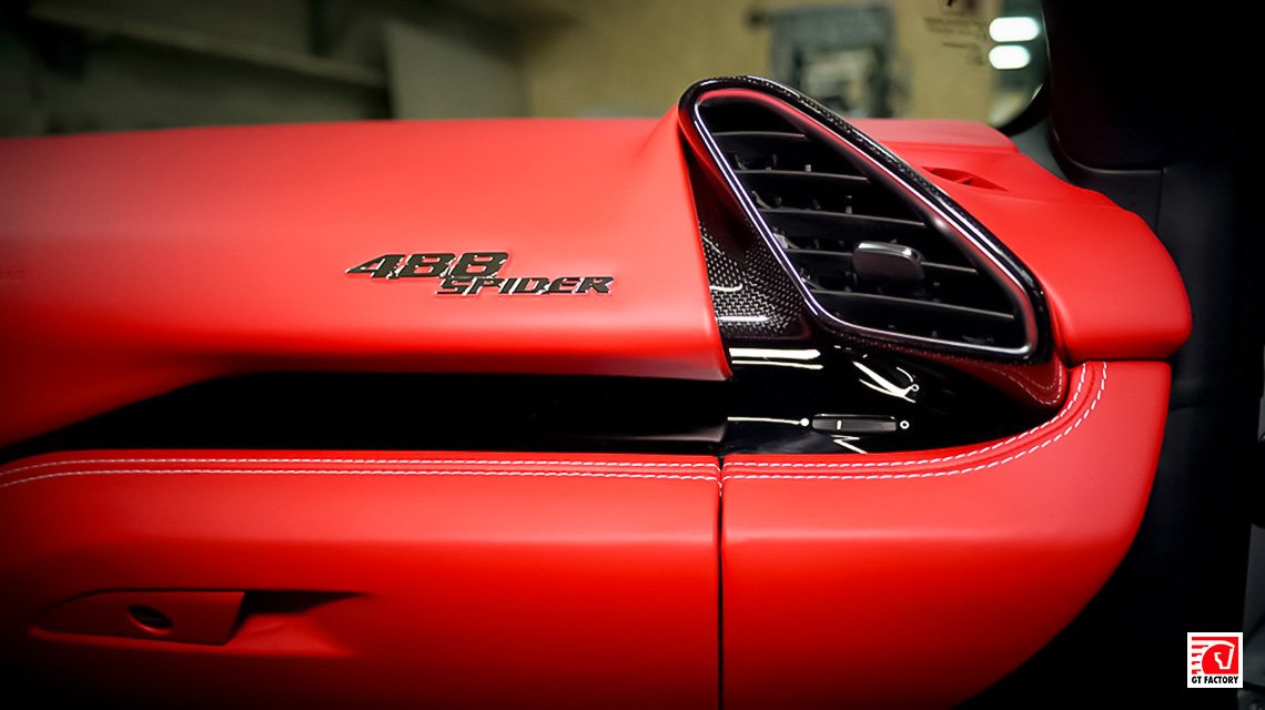 Карбоновый интерьер для Ferrari 488 Spider