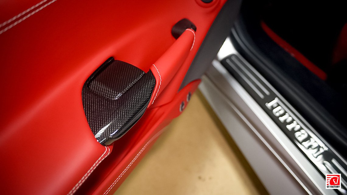 Карбоновый интерьер для Ferrari 488 Spider