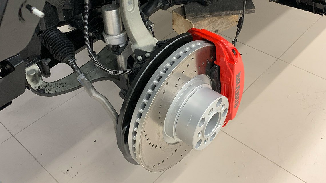 Mercedes-Benz G63 brake caliper refinishing during brake service