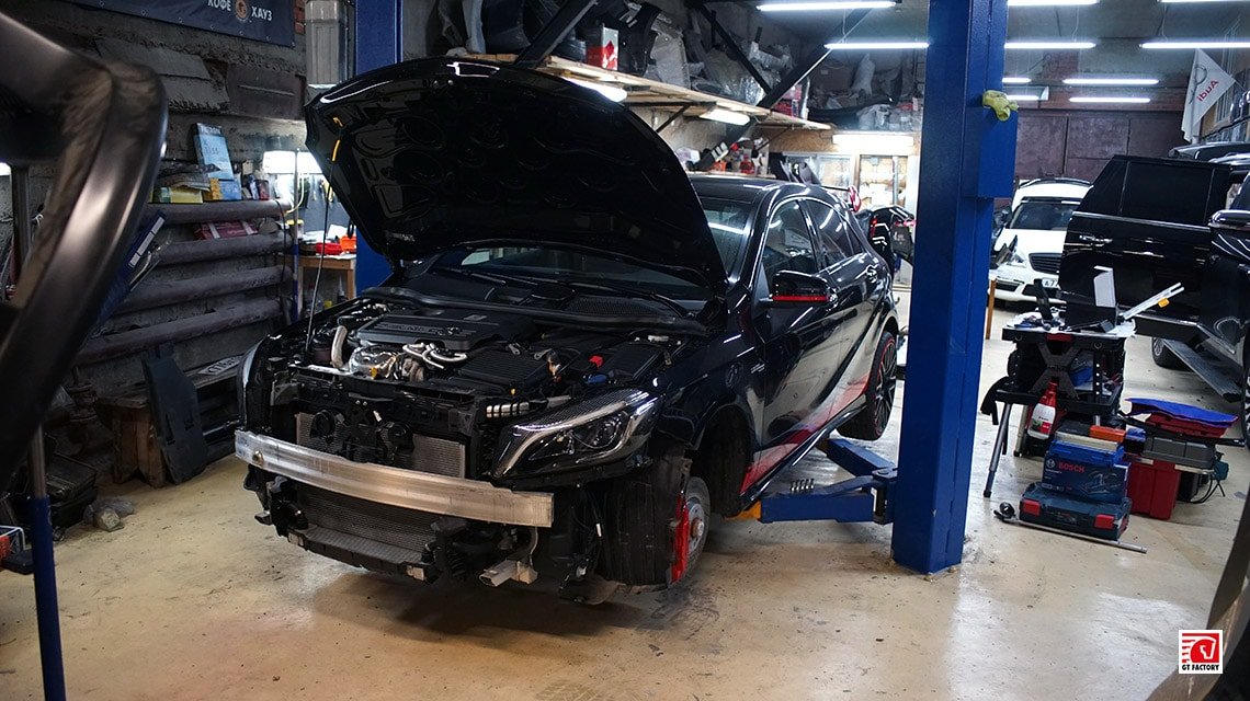 Установка решетки радиатора в стиле AMG GT для Mercedes-Benz A45 AMG W176