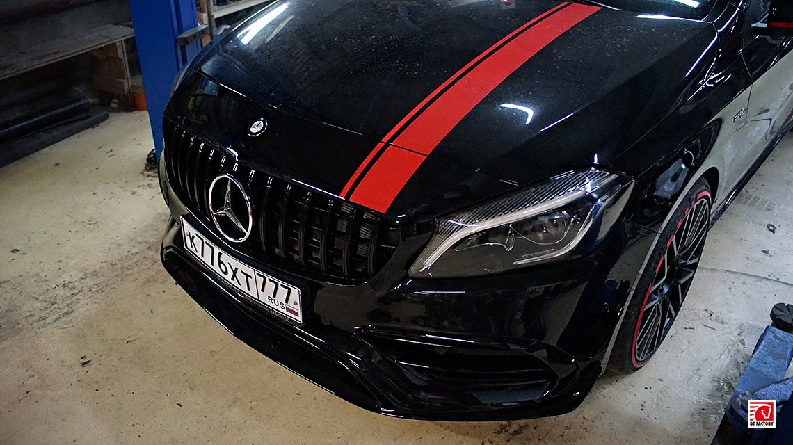 Установка решетки радиатора в стиле AMG GT для Mercedes-Benz A45 AMG W176