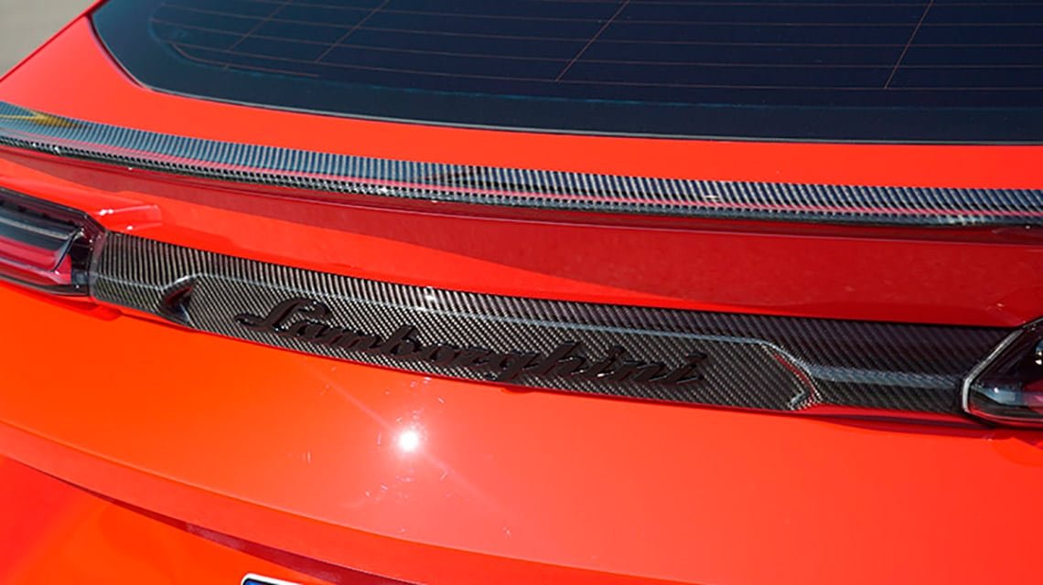 Urus L133370 накладка на крышку багажника