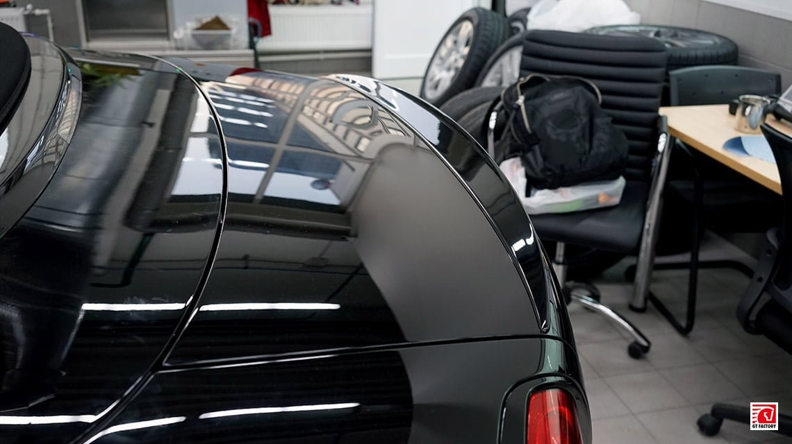 Mansory лип спойлер установлен на Rolls-Royce Dawn