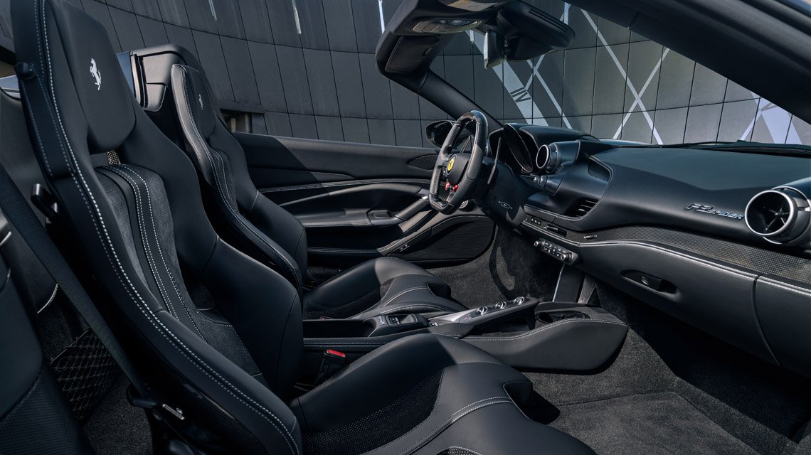 NOVITEC Ferrari F8 Spider кастомизация салона