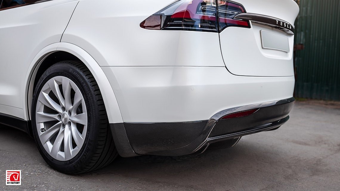 NOVITEC задний диффузор из карбона для TESLA MODEL X