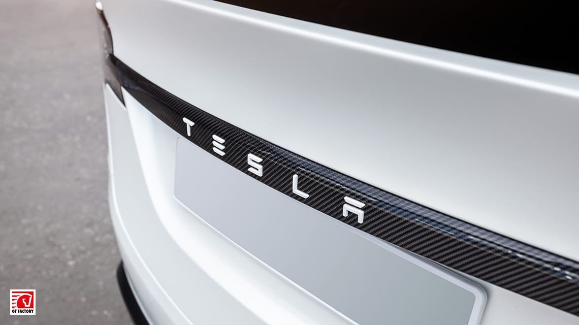 Кастом карбоновая накладка задней двери TESLA MODEL X